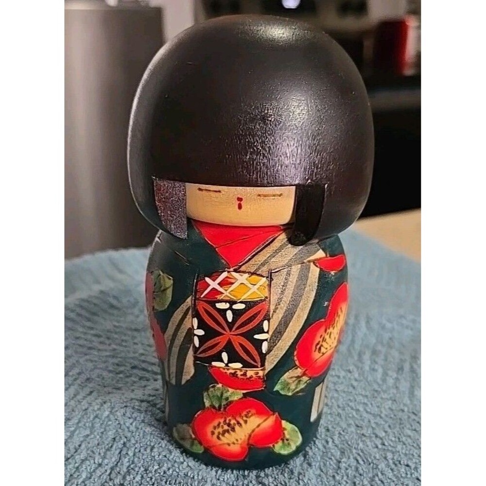 Vintage Japanese "Sosaku"Kokeshi Doll 5.5" Dark Green W/Camellia Flowers